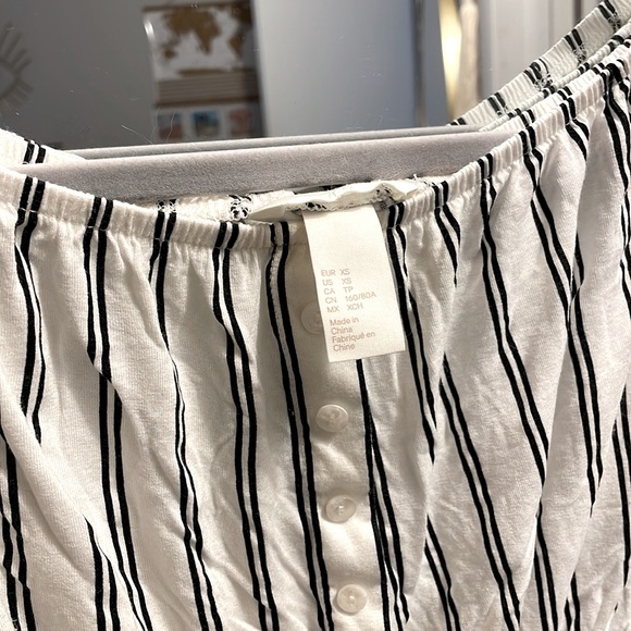 H&M off the shoulder top - Picture 2 of 2